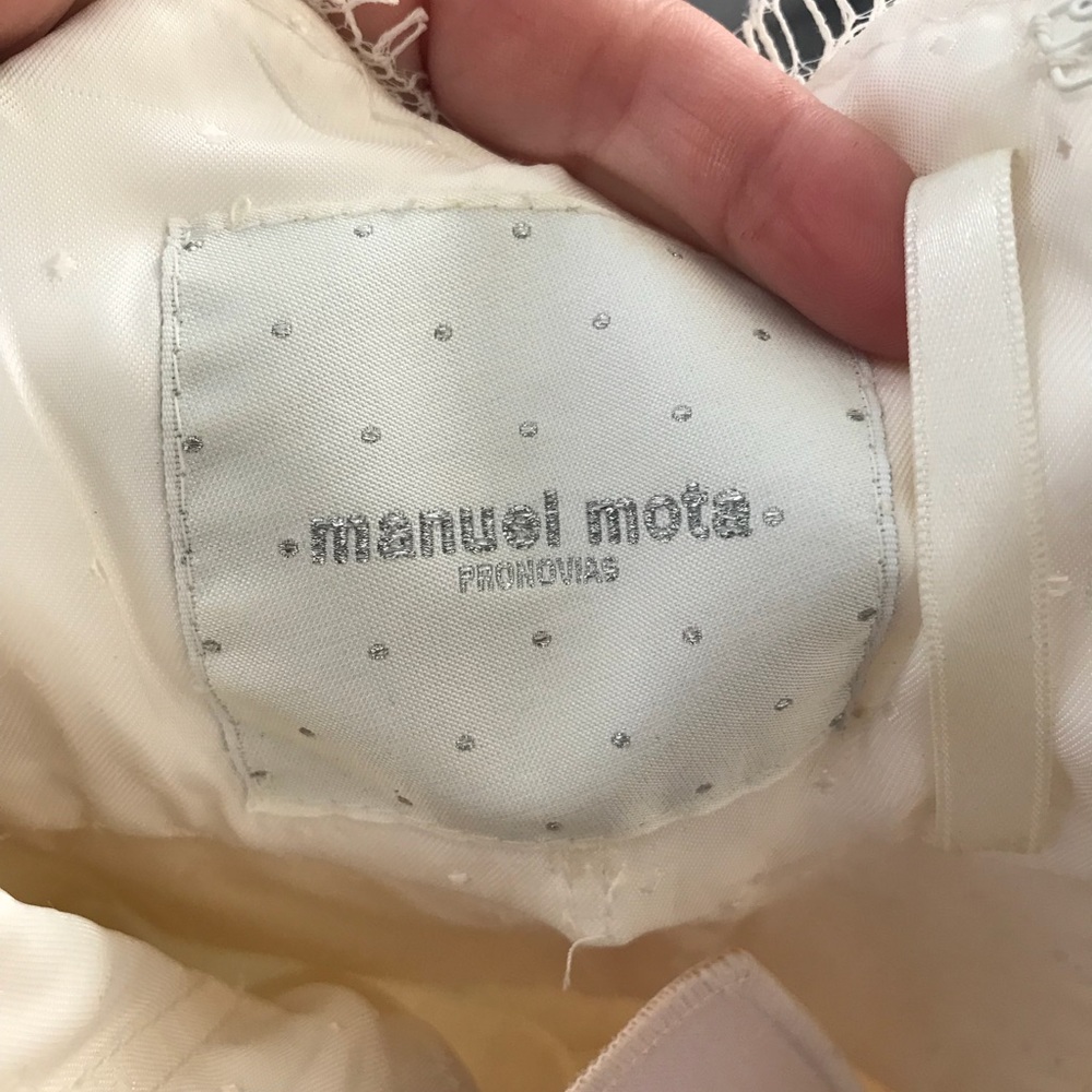 Pronovias - Manuel Mota Wedding Dress - Picture 7 of 8